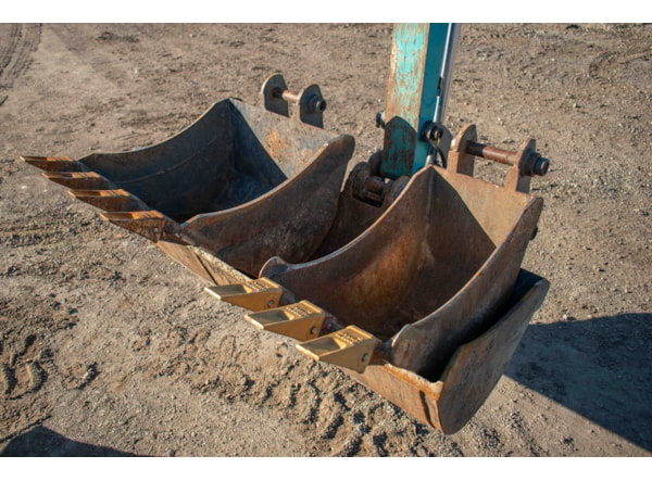 Miniexcavator SUNWARD 35UF DISPONIBIL PENTRU INCHIRIERE de vanzare